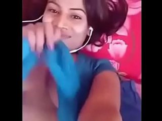Bhojpuri teen flaunts her big boobs on call