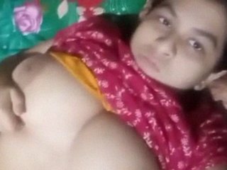 Big boobs Indian college girl goes nude in solo video