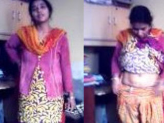 Desi bhabi flaunts her breasts and private parts for her lover