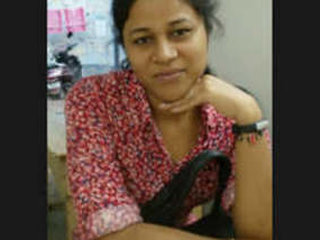 Desi wife rides her husband's dick in HD video