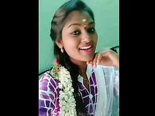 Tamil girl: Video chat with a beautiful Indian girl