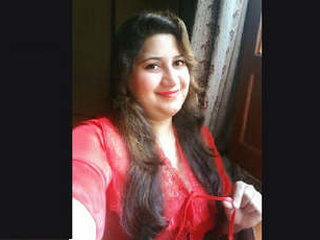 Chubby Pakistani couple in part 1 of their video