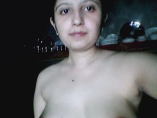 Desi babe takes nude selfies and flaunts her curves