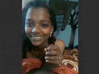 Tamil girl gives a cute blowjob in HD video