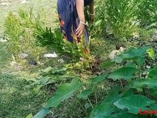 Mms video of Indian lovers having sex in garden