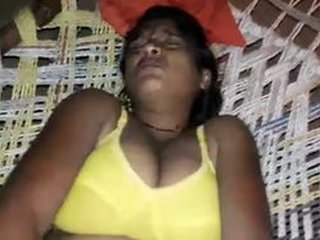 Village bhabhi indulges in steamy sex in khaat