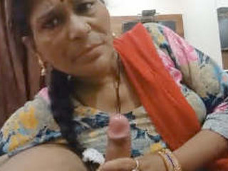 Desi mature bhabhi gives a blowjob and gets fucked