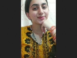 Watch a stunning Pakistani girl in a full-length video update