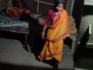 Desi bhabi pleasures herself and her old father in village video