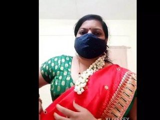 Mature Indian aunty reveals her body on webcam