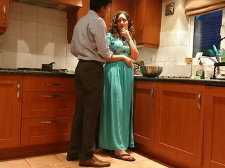 Indian bhabhi plays the role of a sex tutor in Hindi video