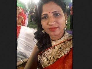 Desi bhabi's naked body: A sensual treat for your eyes