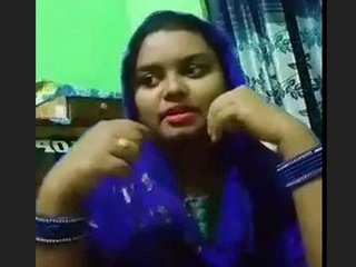 Watch a bhabhi from a tanker pleasure herself with her fingers
