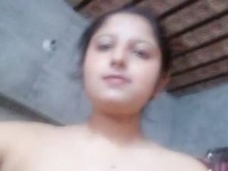 Hyderabadi teen Keerti indulges in nude selfies for your viewing pleasure